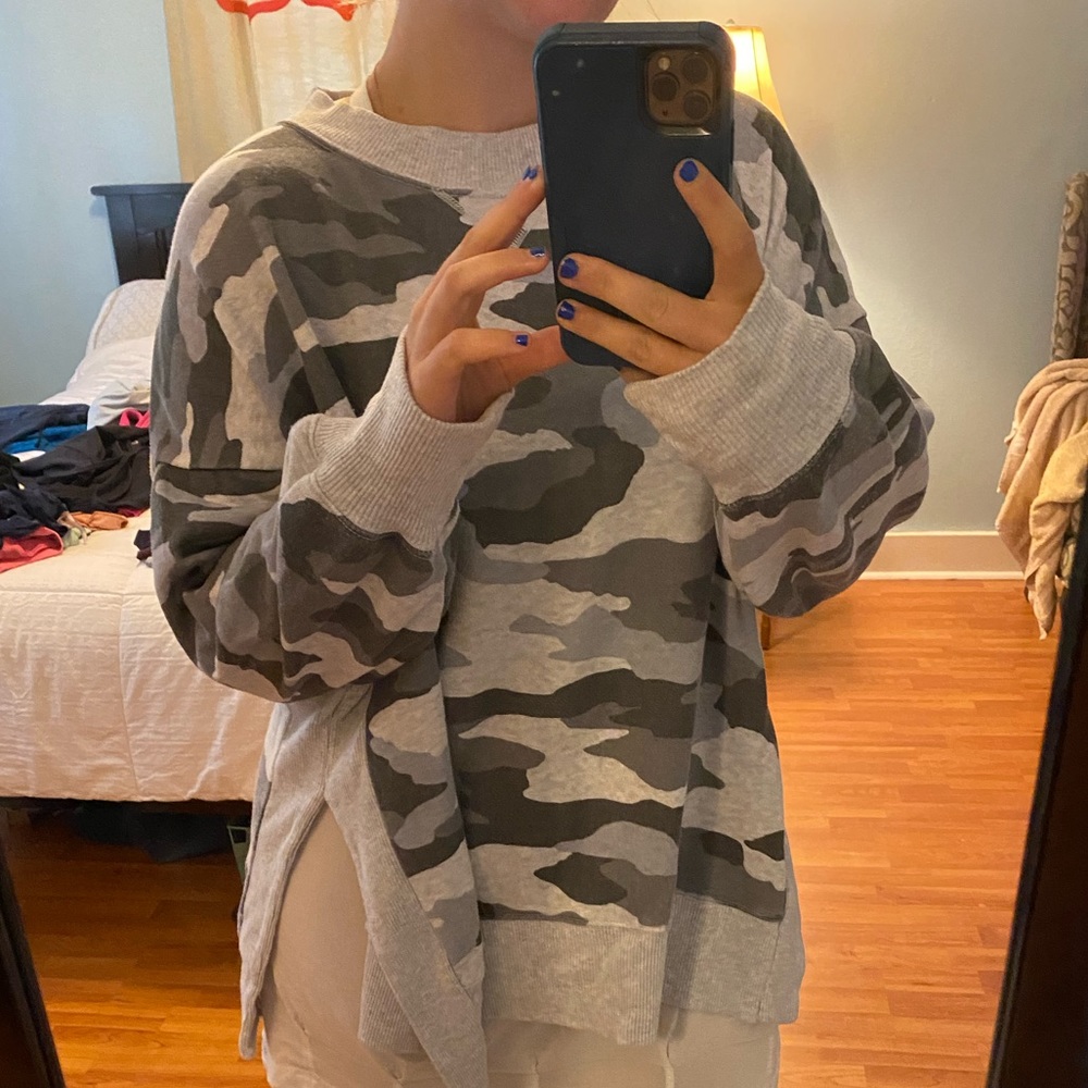 Camo Aerie sweatshirt size Large